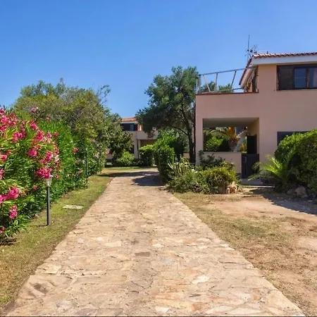 Апартаменти Relax By The Sea And Rocks! 5-minute Walk To The Sea Ольбія