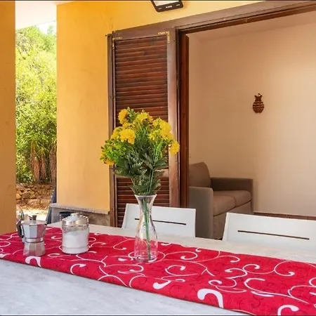 Апартаменти Relax By The Sea And Rocks! 5-minute Walk To The Sea Ольбія